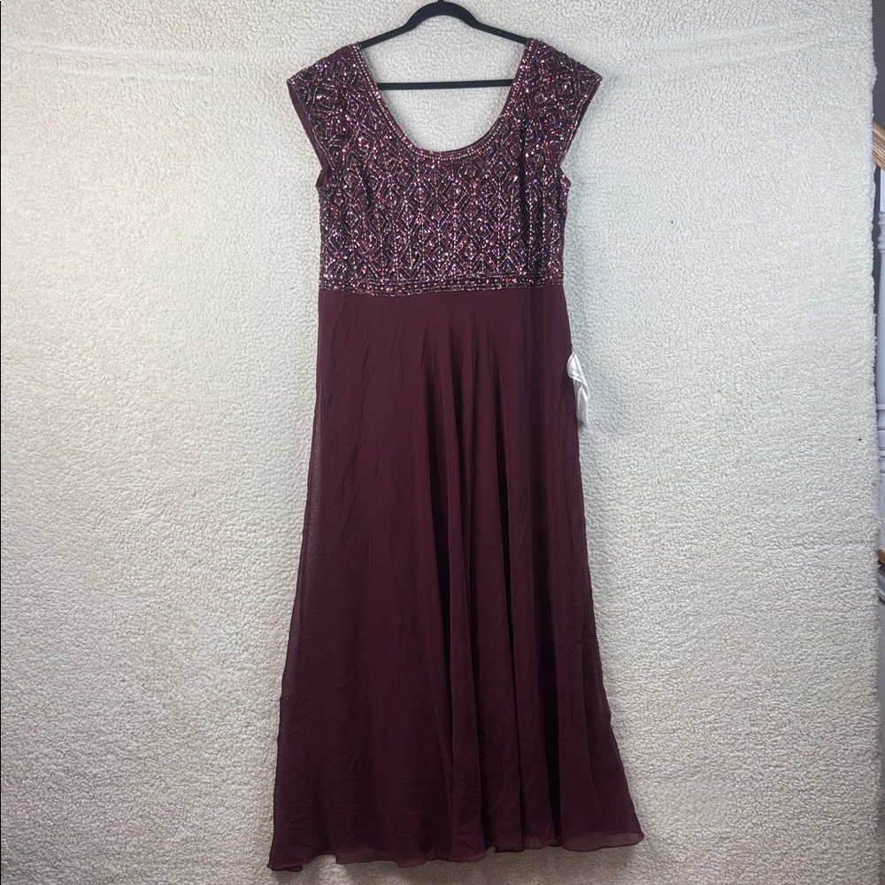 NWT J Kara Womens Burgundy Short Sleeve Beaded Empire Waist Gown Size 18